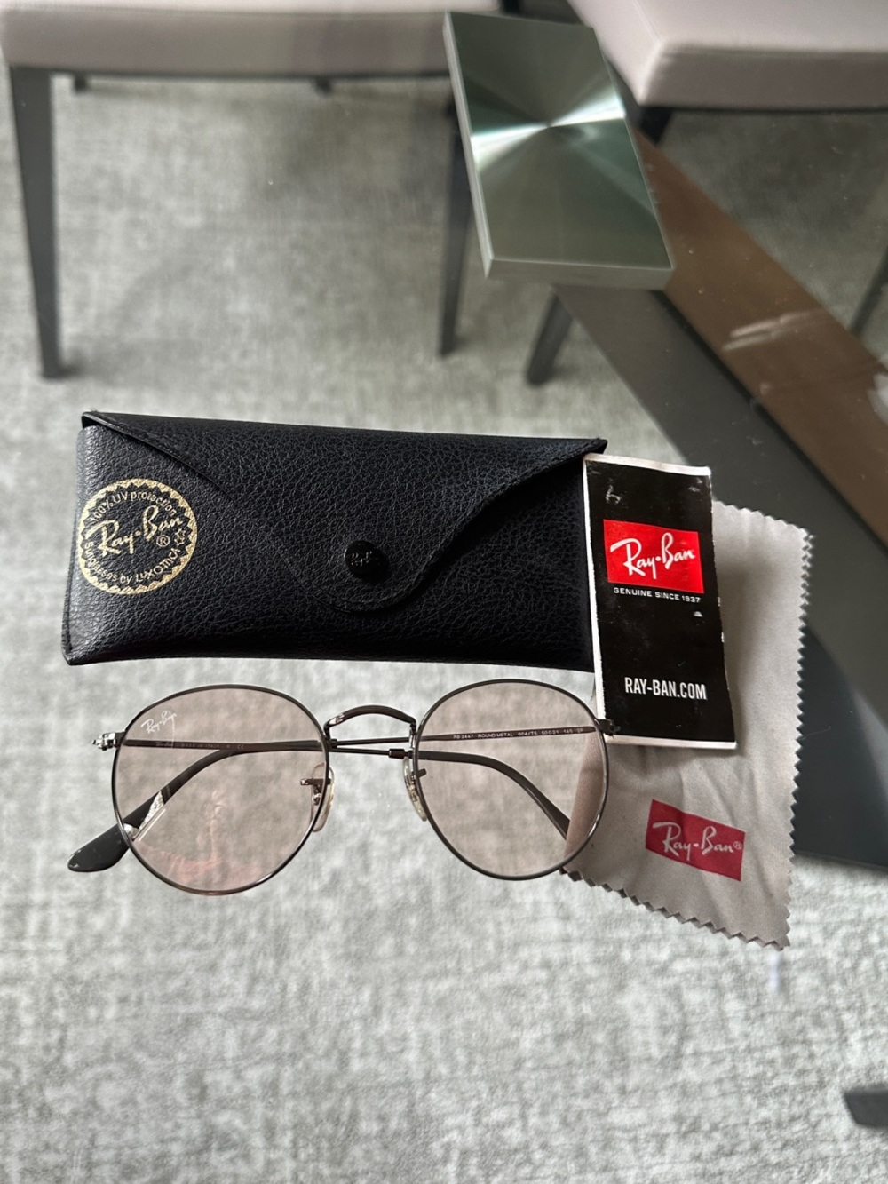 Ray-Ban Round Metal Sunglasses with Smoke Lenses and Black Case